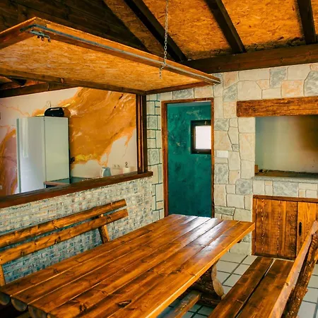 Kucica Na Vodi בקתה Čapljina