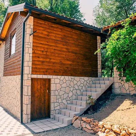 בקתה Kucica Na Vodi