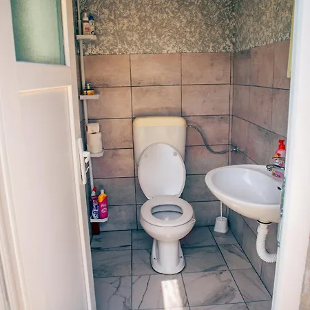 Kucica Na Vodi * Čapljina