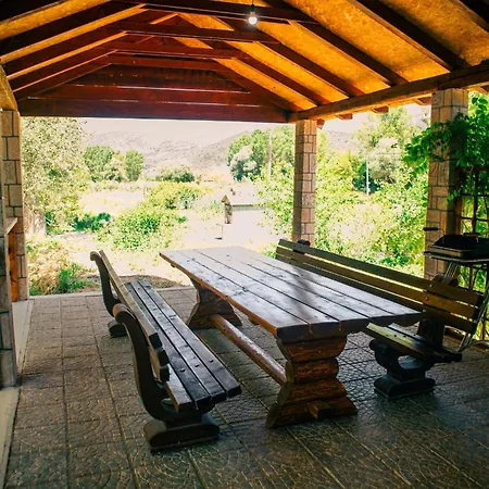 Kucica Na Vodi בקתה *