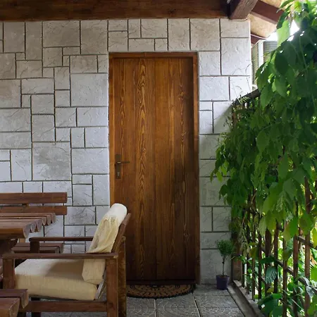Kucica Na Vodi Chalet *